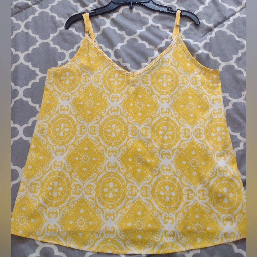 Woman's yellow/white tank size Small